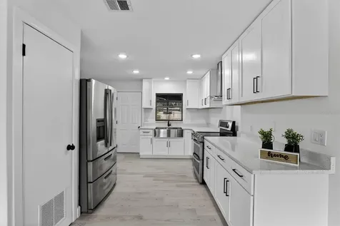 517 Hickorywood Avenue Altamonte Springs FL 32714