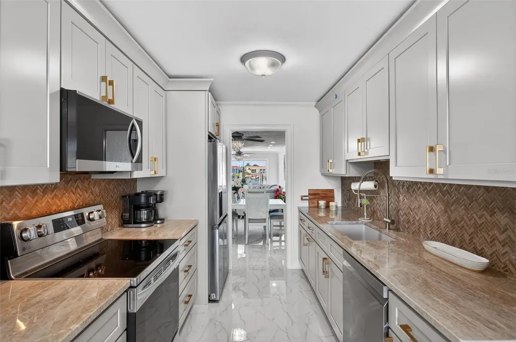 427 Boca Ciega Point Boulevard N St Petersburg FL 33708