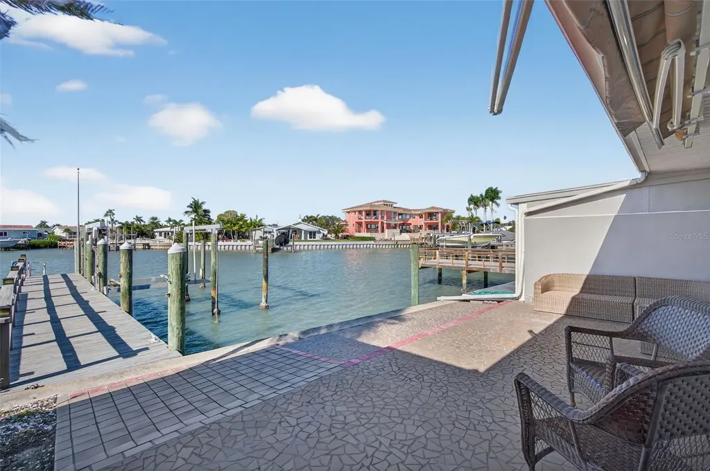 427 Boca Ciega Point Boulevard N St Petersburg FL 33708