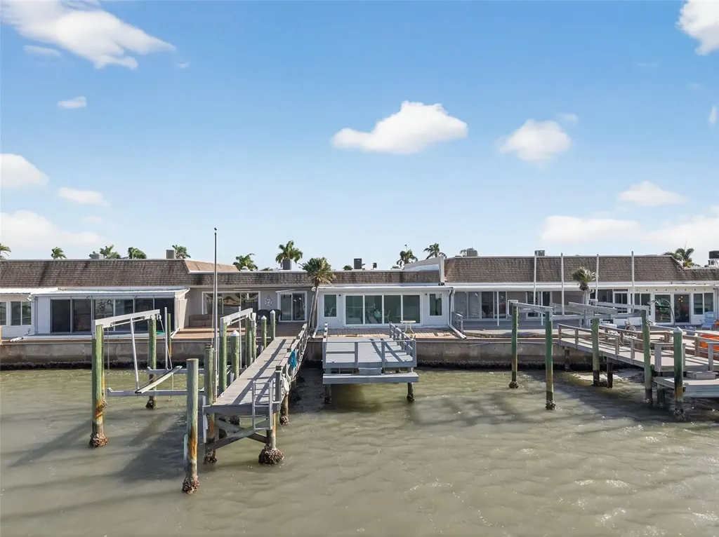 427 Boca Ciega Point Boulevard N St Petersburg FL 33708