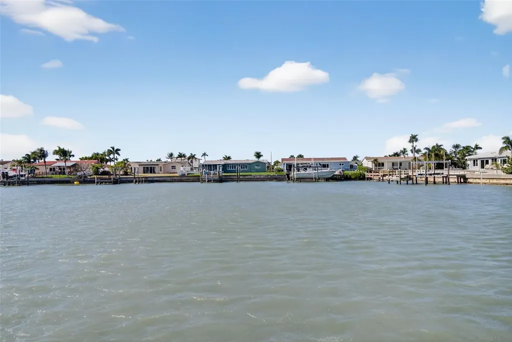 427 Boca Ciega Point Boulevard N St Petersburg FL 33708