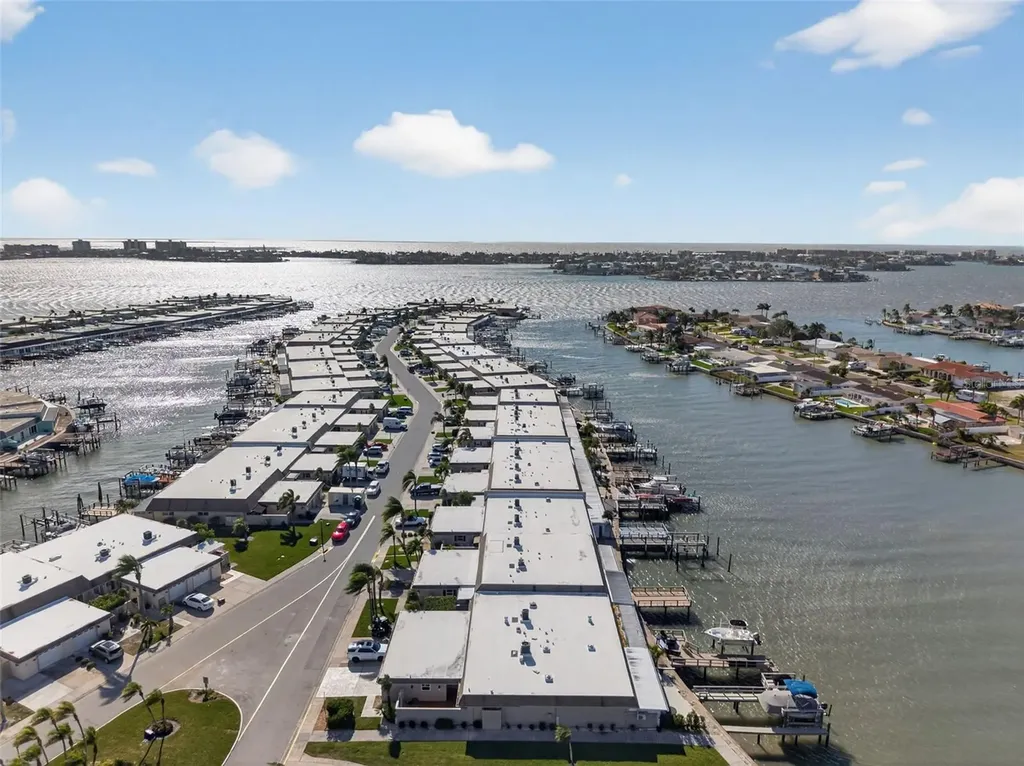427 Boca Ciega Point Boulevard N St Petersburg FL 33708