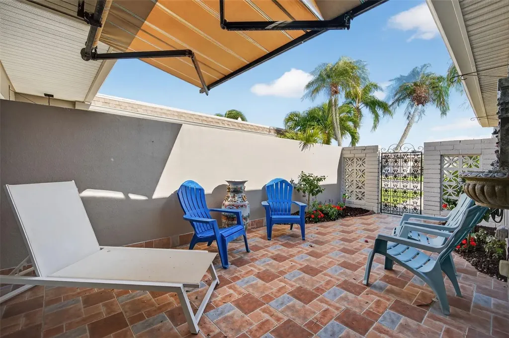 427 Boca Ciega Point Boulevard N St Petersburg FL 33708