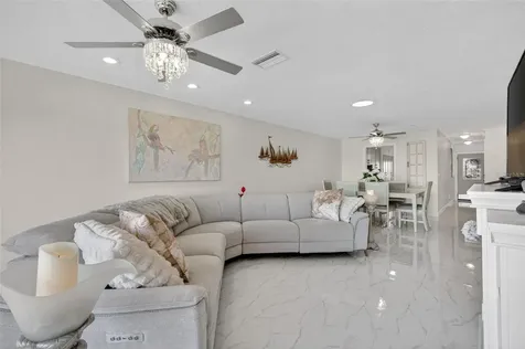 427 Boca Ciega Point Boulevard N St Petersburg FL 33708