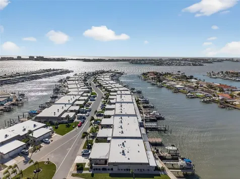 427 Boca Ciega Point Boulevard N St Petersburg FL 33708