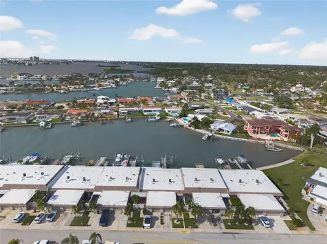 427 Boca Ciega Point Boulevard N St Petersburg FL 33708