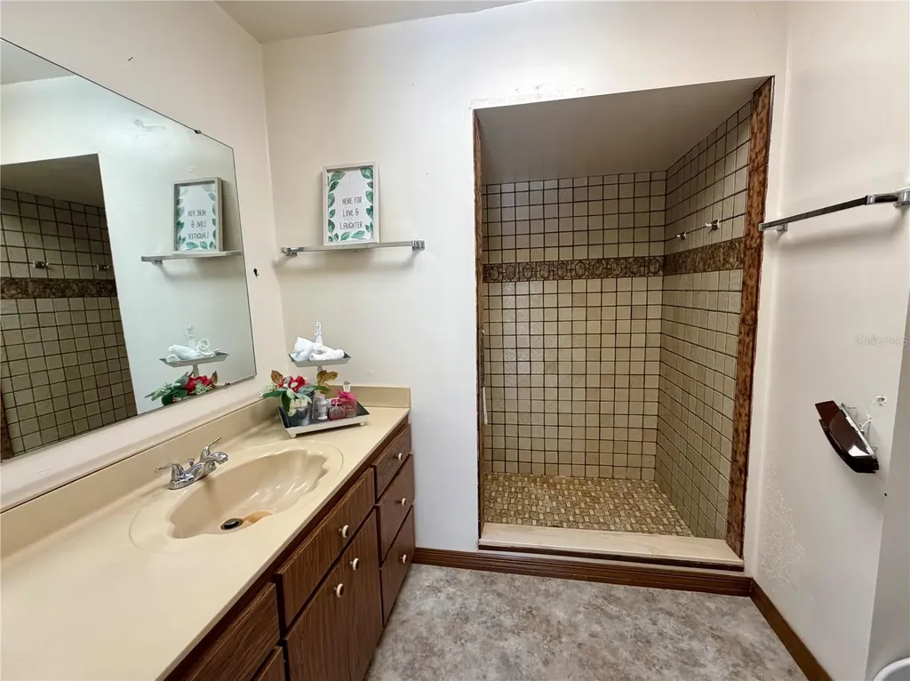 301 Shady Woods Road Geneva FL 32732