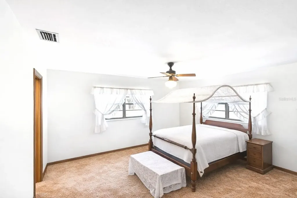 301 Shady Woods Road Geneva FL 32732
