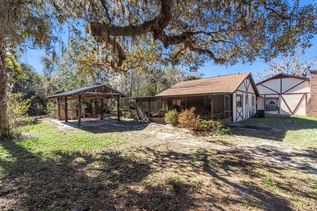 301 Shady Woods Road Geneva FL 32732