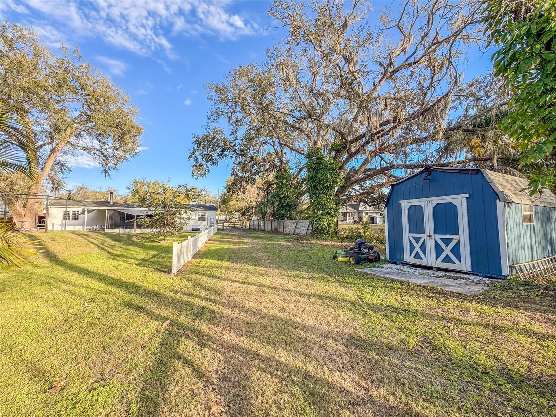 5028 Clewis Avenue Tampa FL 33610