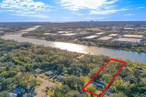5028 Clewis Avenue Tampa FL 33610