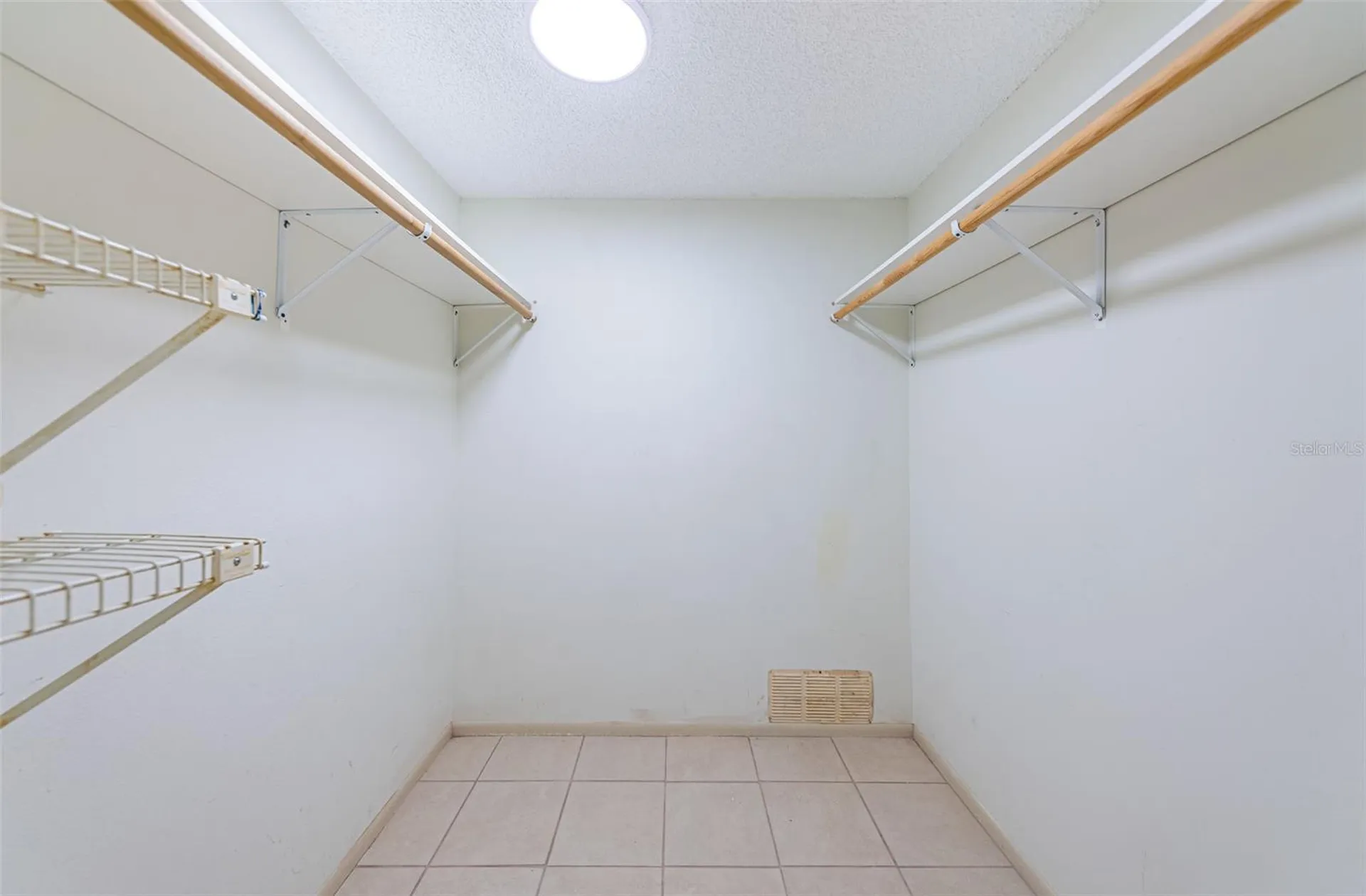 2587 Countryside Boulevard Clearwater FL 33761