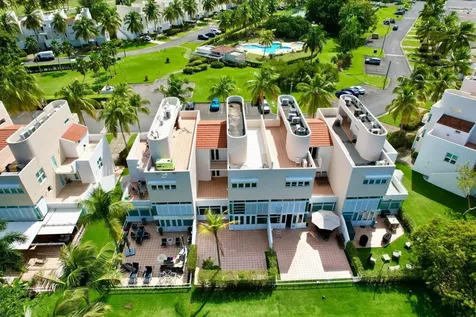 #124 Villas De Golf Oeste Dorado PR 00646