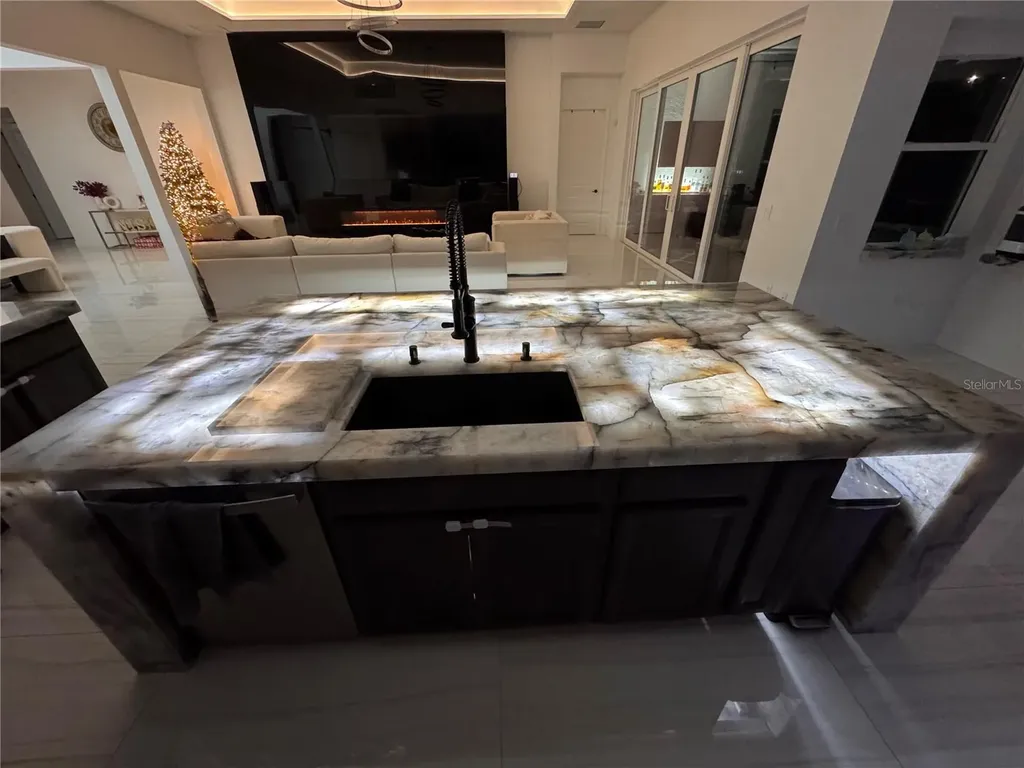 8294 Grande Shores Drive Sarasota FL 34240
