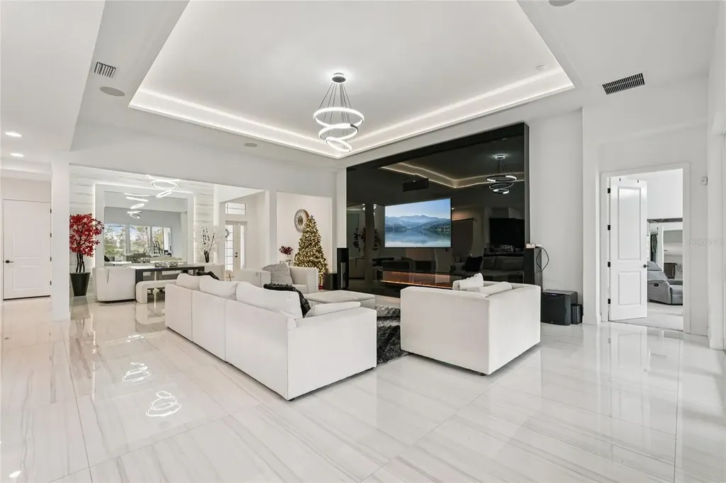 8294 Grande Shores Drive Sarasota FL 34240