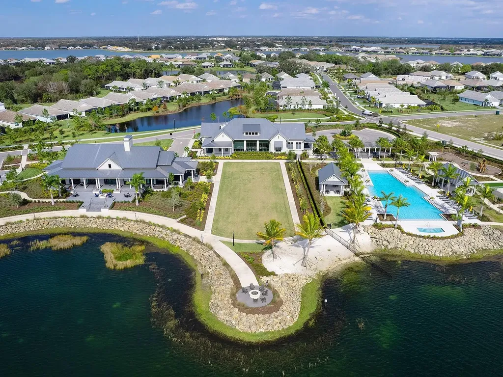8294 Grande Shores Drive Sarasota FL 34240