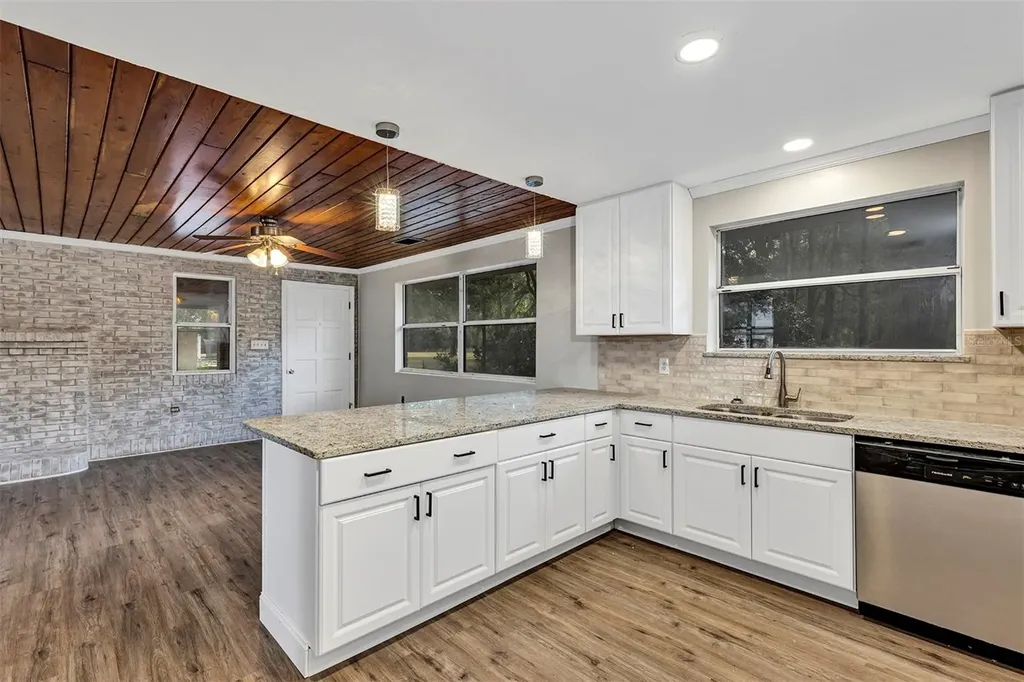 157 State Road 20 Palatka FL 32177