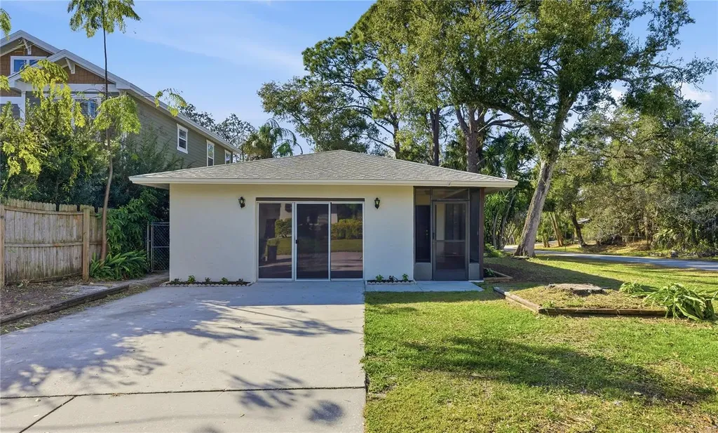 2454 Madrid Avenue Safety Harbor FL 34695