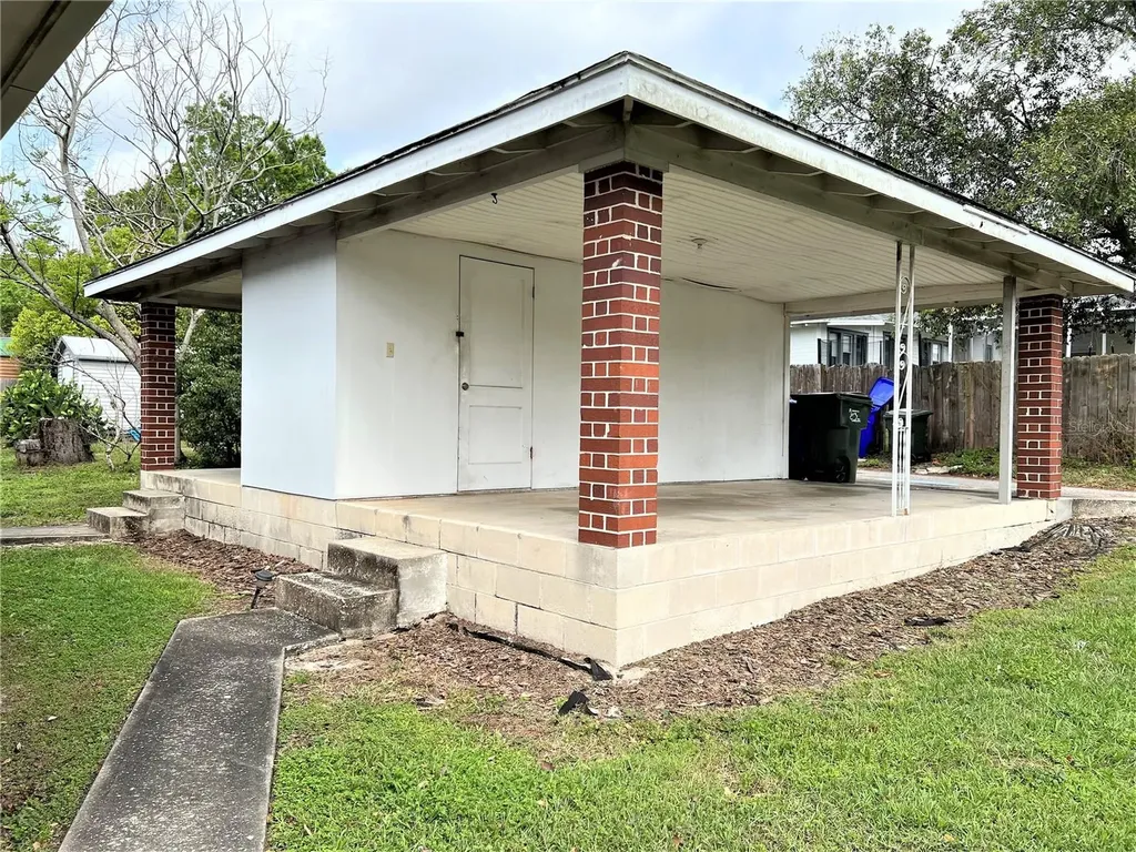 310 E Poinsettia Street Lakeland FL 33803