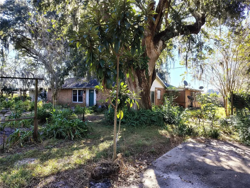 3537 E C 462 Wildwood FL 34785