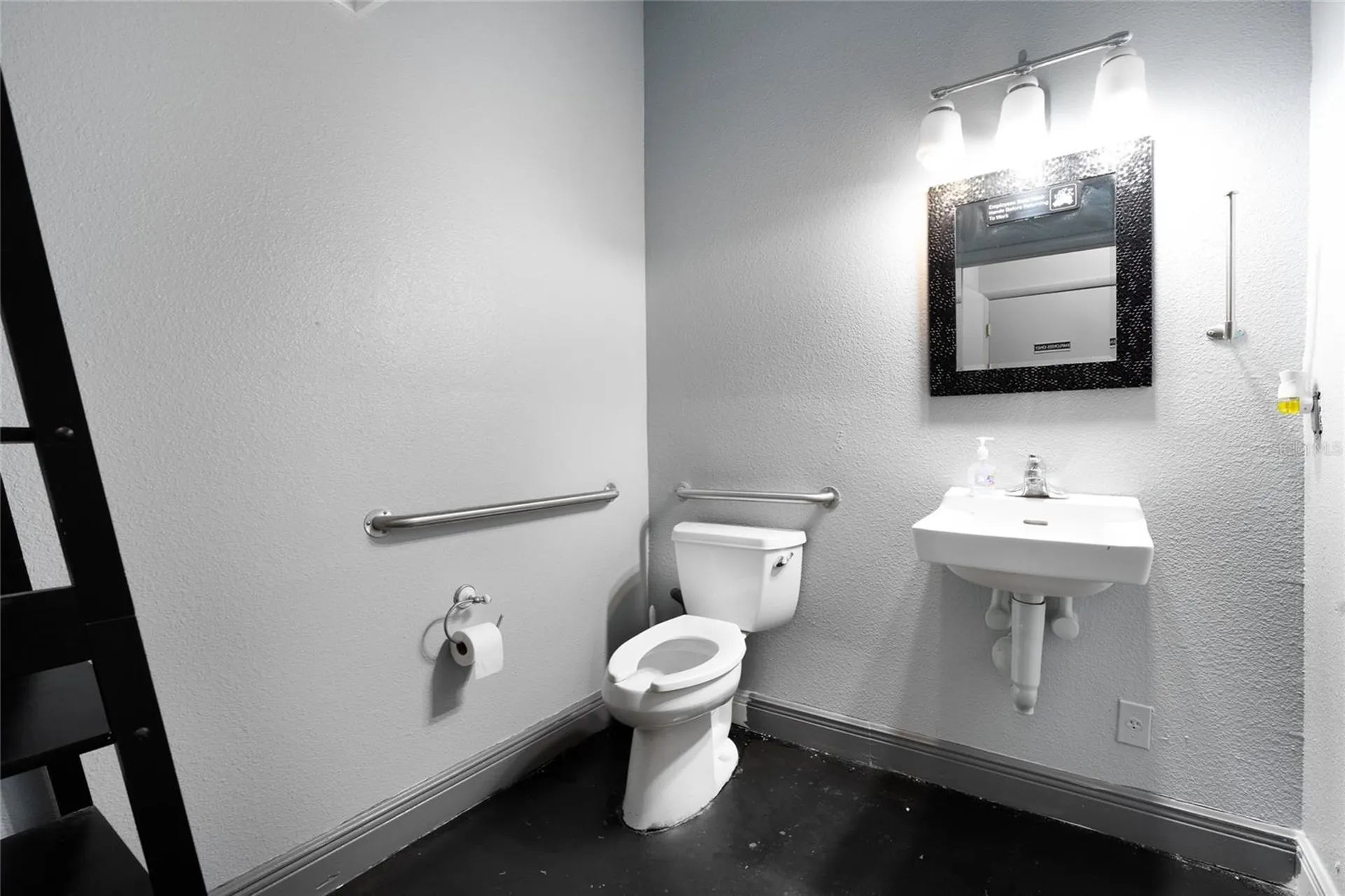 384 Flagler Avenue New Smyrna Beach FL 32169