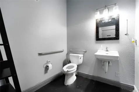 384 Flagler Avenue New Smyrna Beach FL 32169