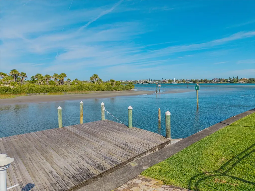 422 Quay Assisi New Smyrna Beach FL 32169