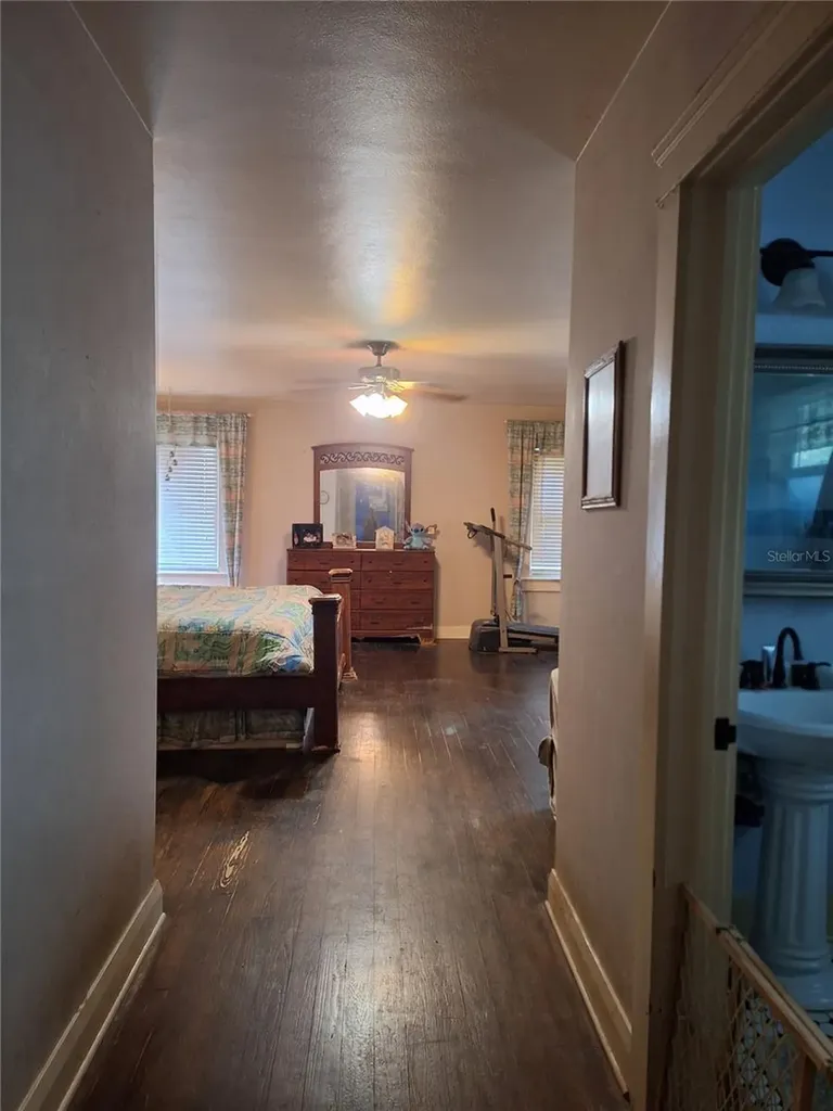 1127 S Lakeshore Boulevard Lake Wales FL 33853