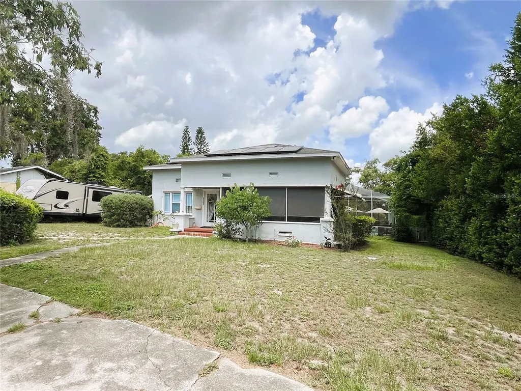 1127 S Lakeshore Boulevard Lake Wales FL 33853