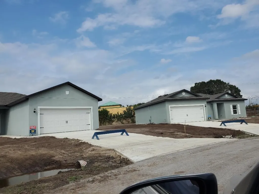 1009 SW Castaneda Lane Port St Lucie FL 34953