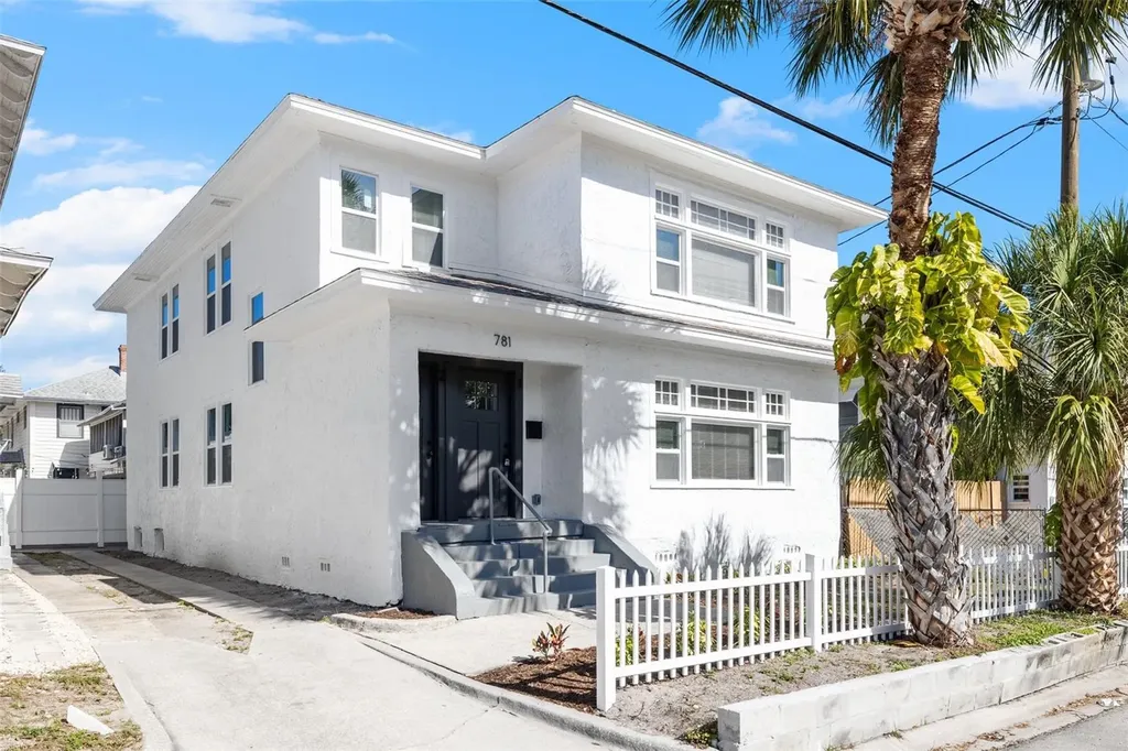 781 31st Avenue N St Petersburg FL 33704