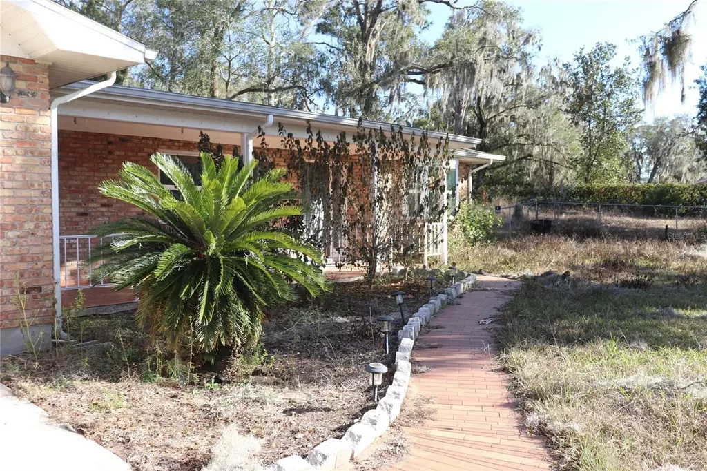 401 S Pine Avenue Inverness FL 34452