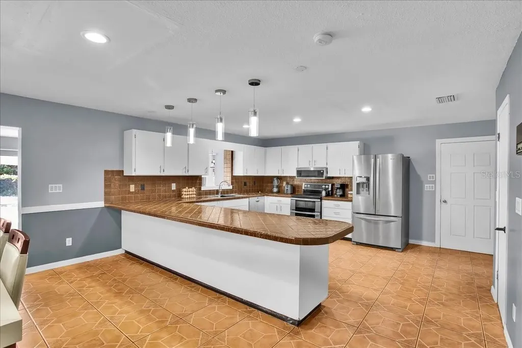 6124 Lynn Road Tampa FL 33625