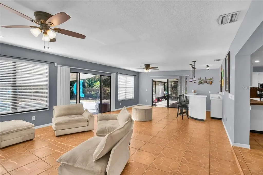 6124 Lynn Road Tampa FL 33625