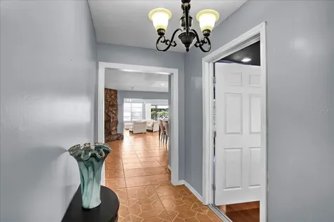 6124 Lynn Road Tampa FL 33625