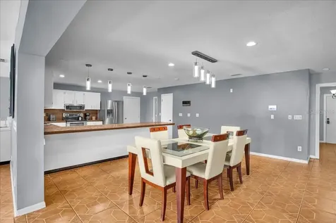 6124 Lynn Road Tampa FL 33625