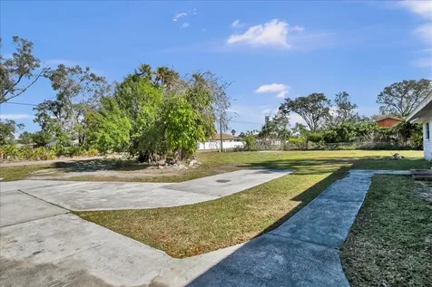 6124 Lynn Road Tampa FL 33625