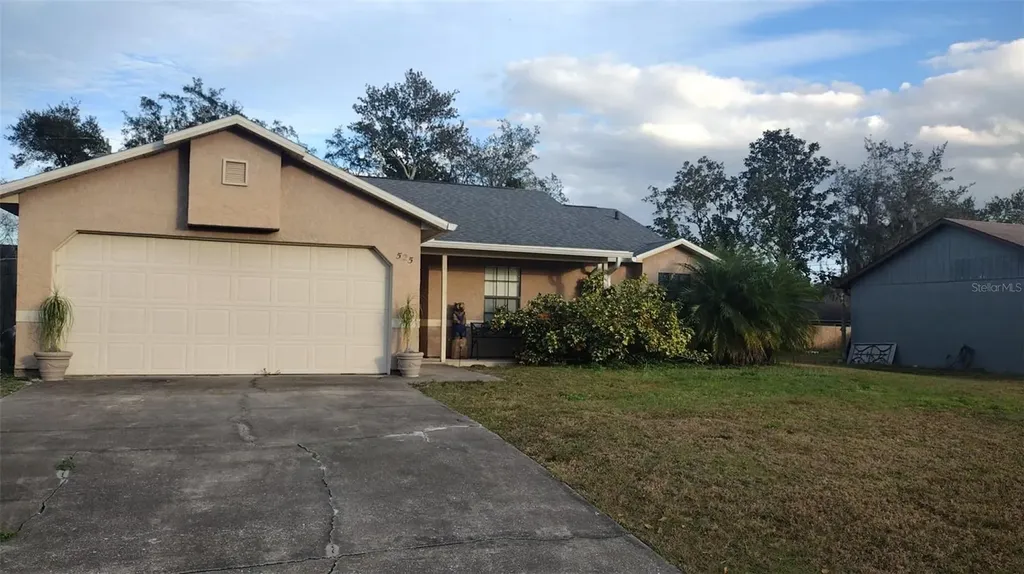 525 Battersea Avenue Deltona FL 32738