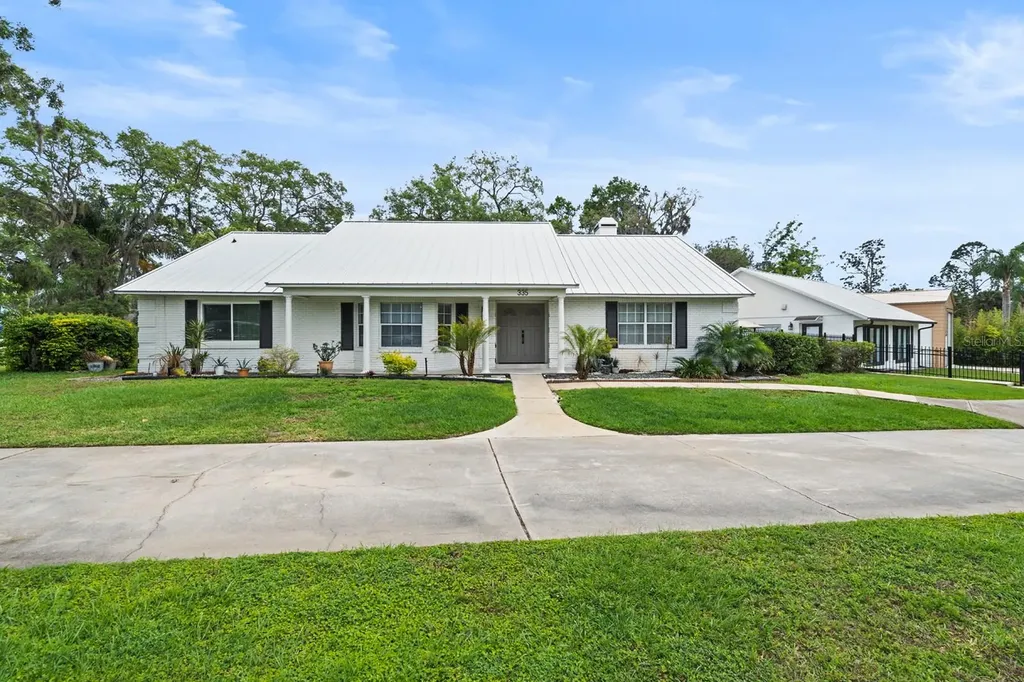 335 Debary Avenue Debary FL 32713