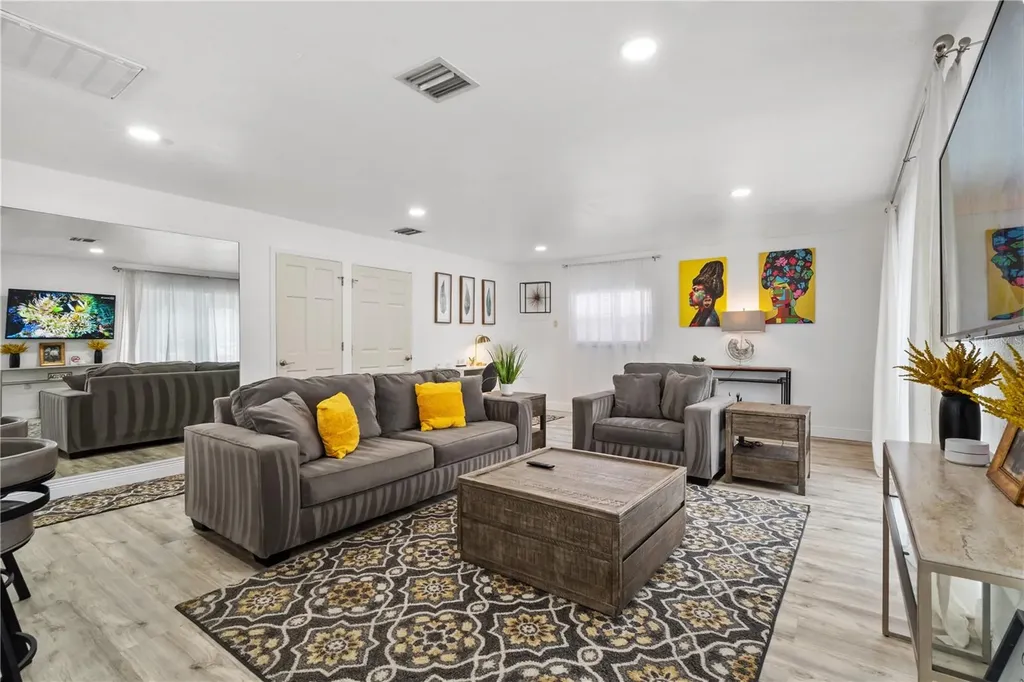 335 Debary Avenue Debary FL 32713
