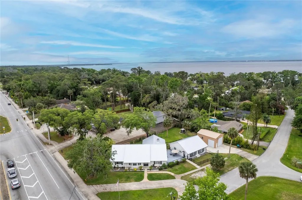 335 Debary Avenue Debary FL 32713