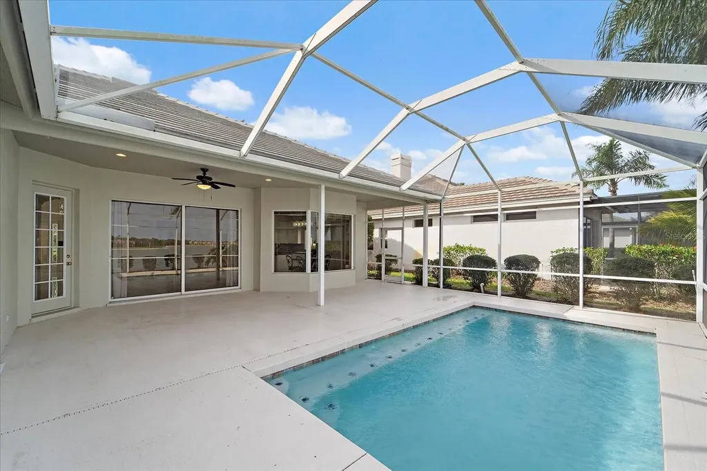 6585 Waters Edge Way Lakewood Ranch FL 34202