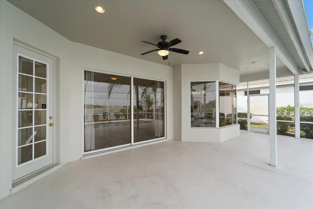 6585 Waters Edge Way Lakewood Ranch FL 34202