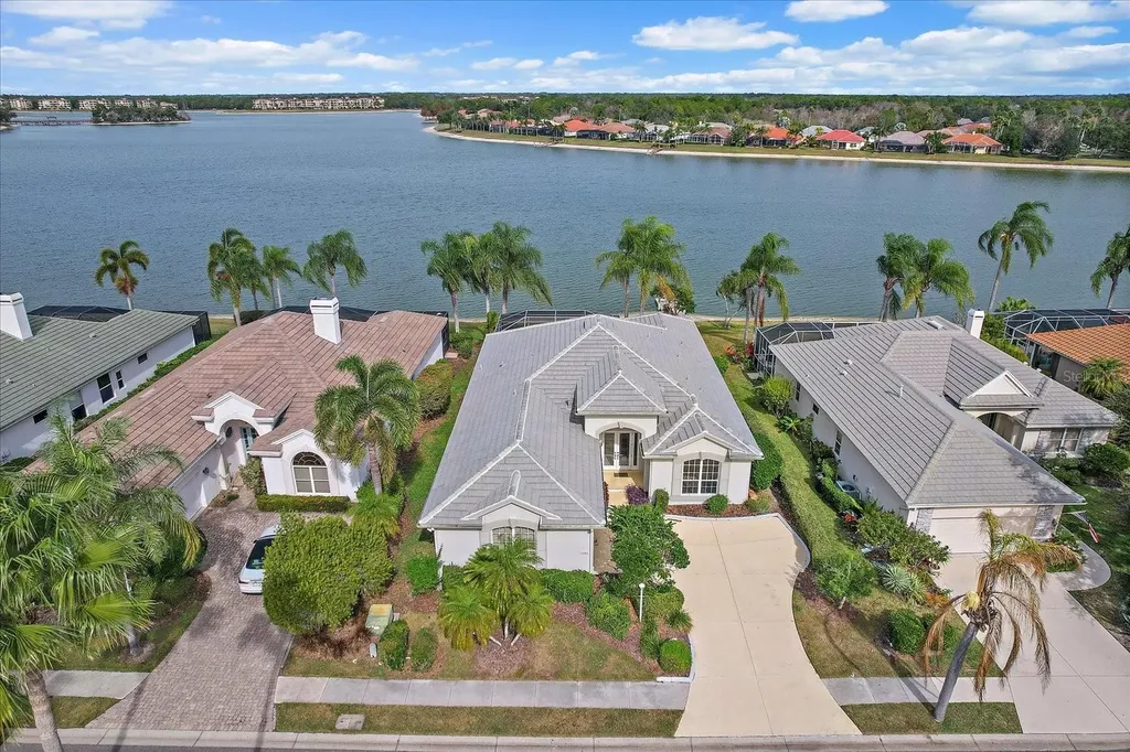6585 Waters Edge Way Lakewood Ranch FL 34202