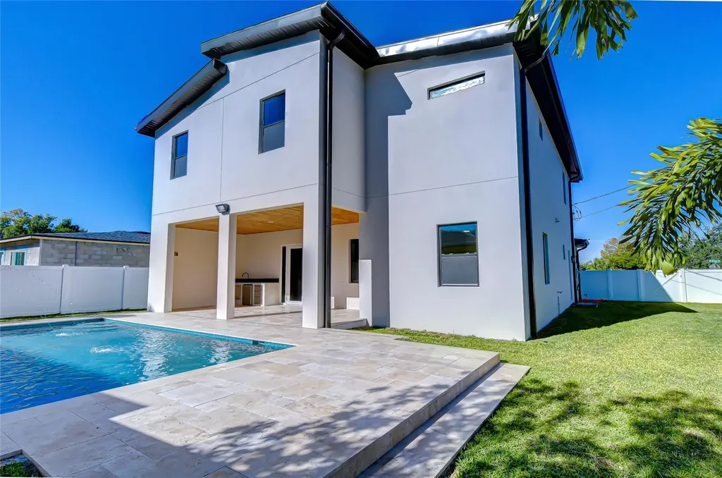 1808 W Erna Drive Tampa FL 33603