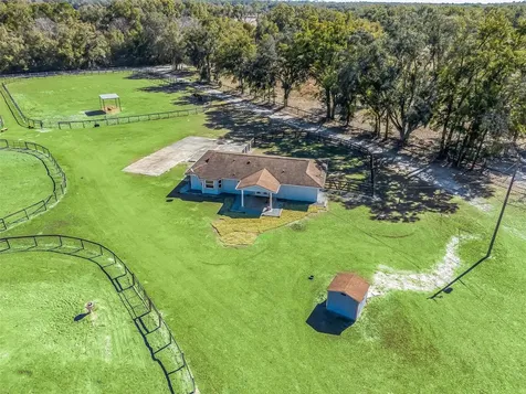 19331 E Levy Street Williston FL 32696