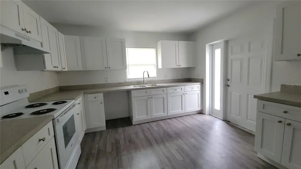 1723 Tallahassee Drive Daytona Beach FL 32117
