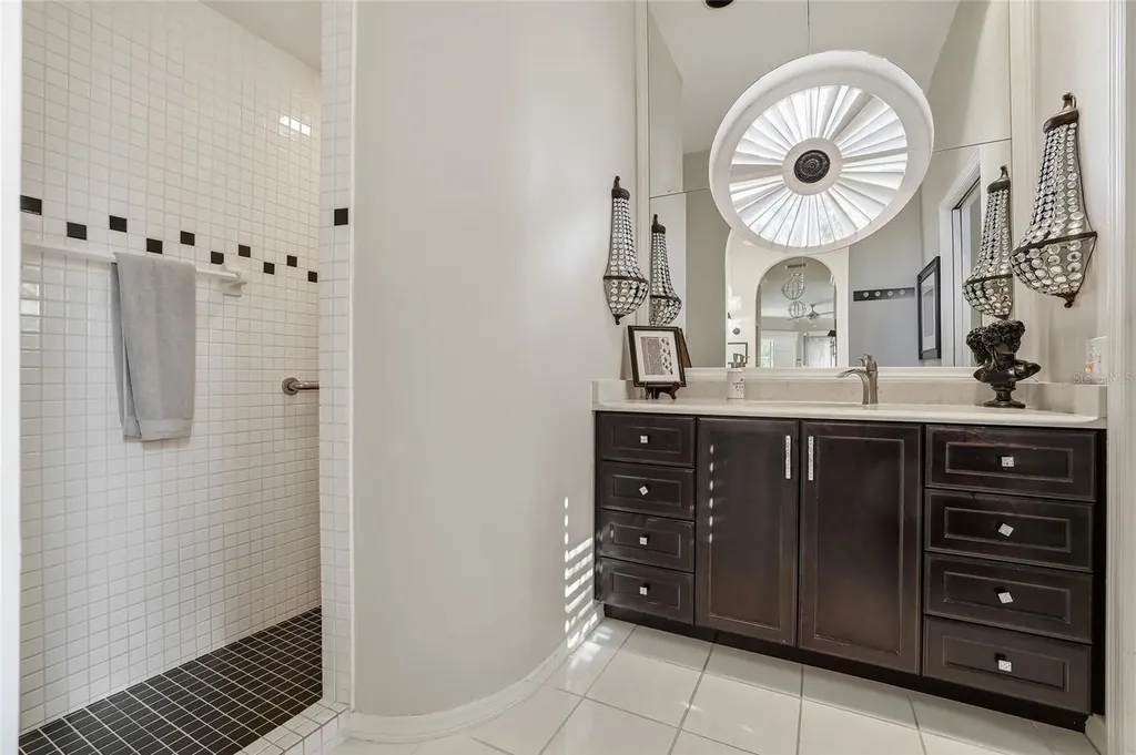 4092 Carlyle Lakes Boulevard Palm Harbor FL 34685