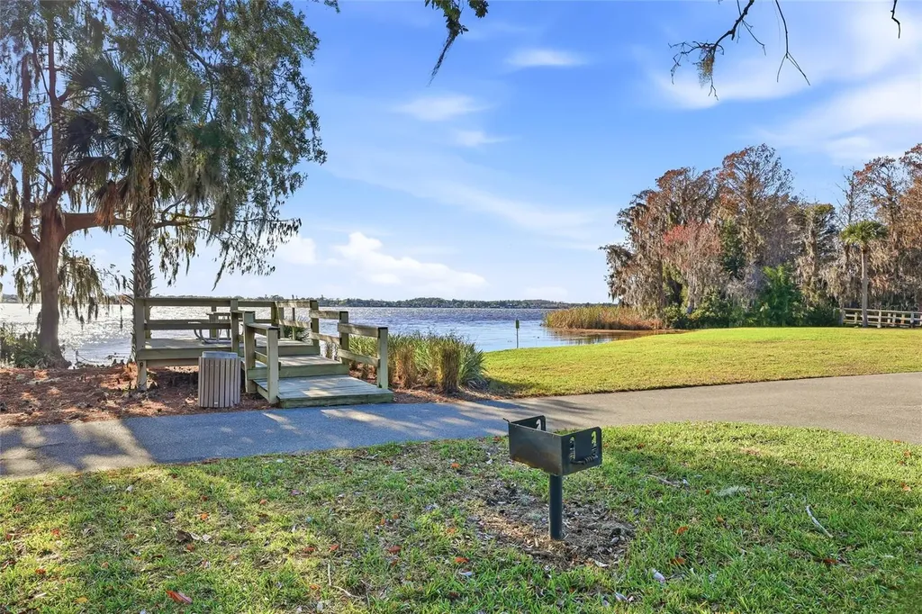 4092 Carlyle Lakes Boulevard Palm Harbor FL 34685