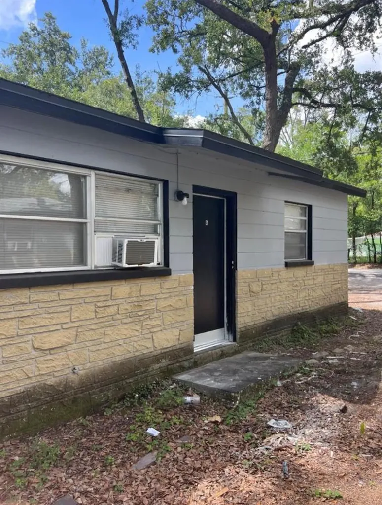 1601 E Marks Drive Tampa FL 33604